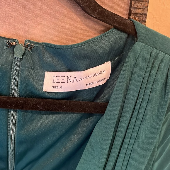 NWOT Mac Duggal size 6 emerald green long sleeve v-neck gown - Picture 9 of 13